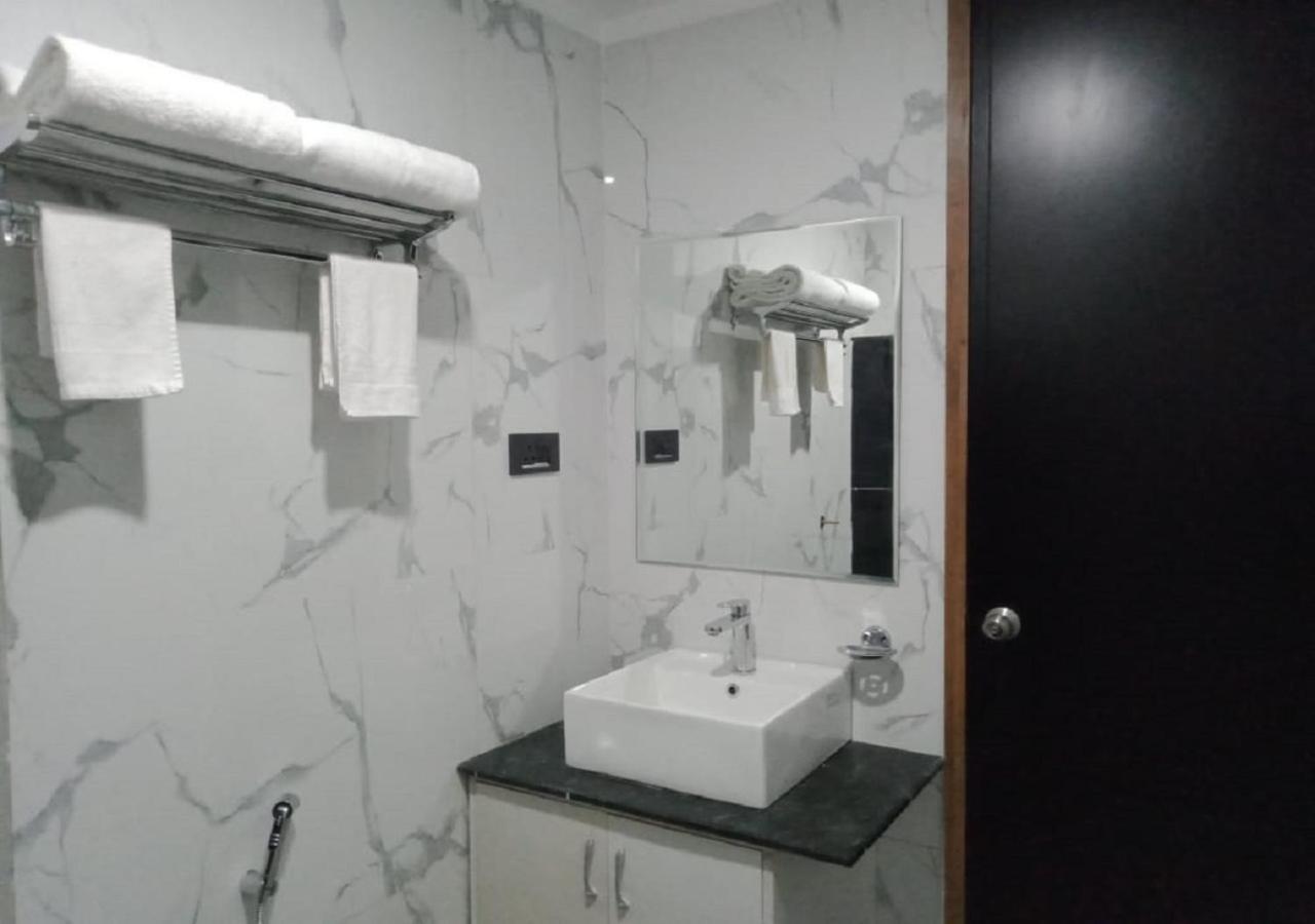 Hotel Nakshatra Lakhnaú Exteriér fotografie