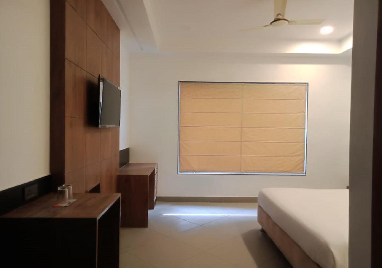 Hotel Nakshatra Lakhnaú Exteriér fotografie